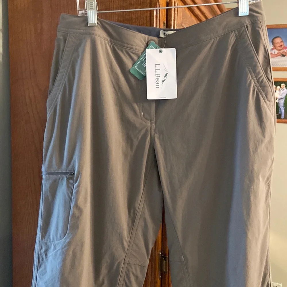 NWT Womens water repellent LL Bean pants . Size 12 Regular - Picture 1 of 10